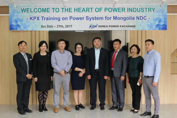 전력거래소가몽골전력산업관계자들을대상으로'몽골NDC대상전력계통교육'을실시했다.