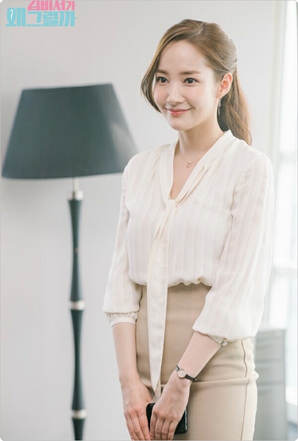  배우 박민영이 신흥 재력가 강종현 씨와 열에 빠진것으로 알려진 가운데 그녀의 데이트룩이 주목받고 있다. 사진=tvN 김비서가 왜 그럴까 스틸
