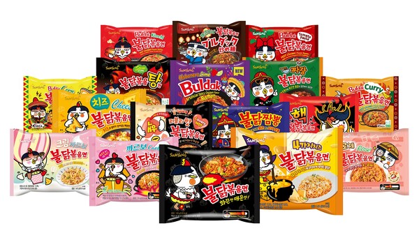 삼양식품은 해외 경쟁력을 강화하기 위해 기존의 매운맛을 유지하면서도 각국 소비자들의 입맛을 반영한 현지 맞춤형 제품들을 출시했다. 사진=삼양식품