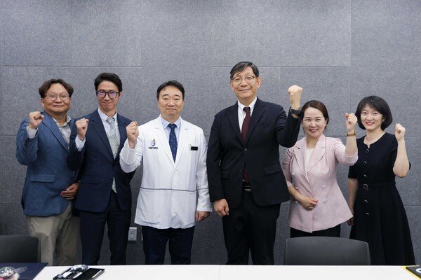 경희대학교병원은 지난 10일 서울척병원 13층 회의실에서 상급종합병원 구조전환 지원사업의 일환으로 서울척병원과 핵심협력병원 협약을 체결했다.