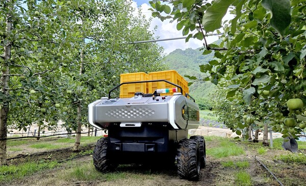 대동로보틱스가 국내 최초로 인공지능(AI) 기반의 음성인식 운반로봇을 공개했다. 사진=대동로보틱스