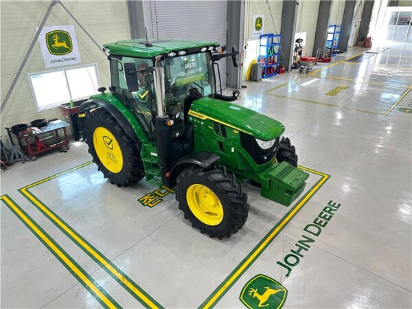 TYM이 국내 최초로 '인증 중고 존디어 트랙터 사업'에 진출한다. 사진=TYM