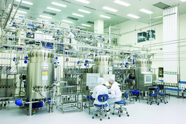 셀트리온은 잇따라 국내외에서 바이오시밀러 허가를 획득하면서 수요가 늘어나자 이를 뒷받침할 생산시설을 확보했다. 사진은 2공장 바이오리액터홀. 사진=셀트리온