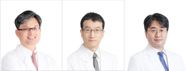 경희대병원은 이정희 정형외과 교수팀이 척추변형 교정 수술법 중 하나인 '코너 절골술'의 임상적 우수성을 확인했다고 밝혔다. 이정희 경희대병원 정형외과 교수(왼쪽부터), 강경중 교수, 이기영 교수. 사진=경희대병원