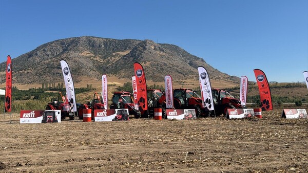 대동이 튀르키예 주요 농업 지역을 순회하며 자사 트랙터 제품을 전시·시연하는 '카이오티 로드쇼 2025'를 개최했다. 사진=대동