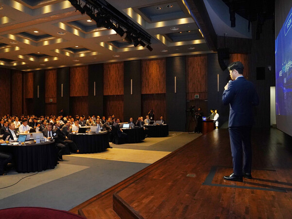 지난해 10월 총상금 4500만원 규모로 열린 ‘2024 동원 GPT 경진대회’ 발표 장면. 사진=동원그룹