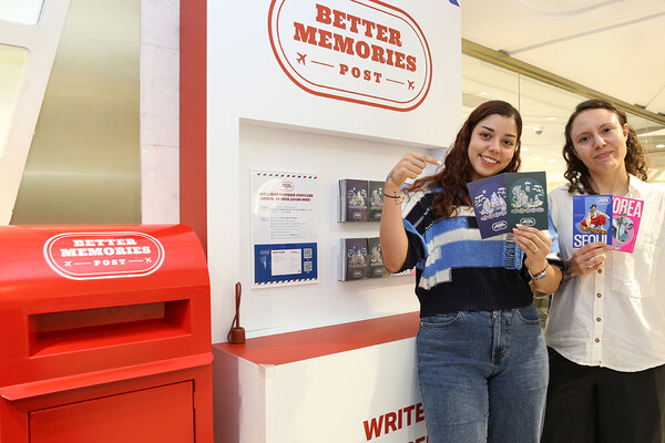 롯데면세점이 명동본점 12층에 외국인 고객 대상 ‘Better Memories Post(베러 메모리즈 포스트)’ 이벤트 존을 마련해 운영한다. 사진=롯데면세점