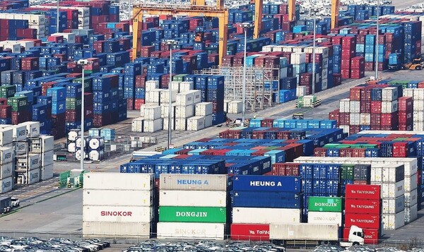 평택항에 수출품이 적제된 모습. 사진=연합뉴스
