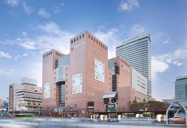 신세계백화점 강남점이 올해 누적 매출 3조원을 돌파했다. 신세계백화점 강남점 전경 사진. 사진=신세계