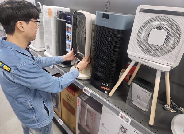 이마트가 본격적인 겨울 한파를 앞두고 전기매트, 전기요, 히터 등 난방가전과 겨울 의류·방한용품을 최대 30% 할인하는 ‘난방·방한용품 기획전’을 진행한다.사진=이마트