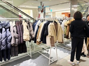 혼용률 오기·가품 논란에 혼쭐....무신사·이랜드·이마트 트레이더스... - 뉴스 썸네일 이미지