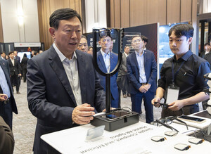 신동빈 회장 "각 CEO는 그룹의 혁신 이끄는 리더가 되어야" - 뉴스 썸네일 이미지