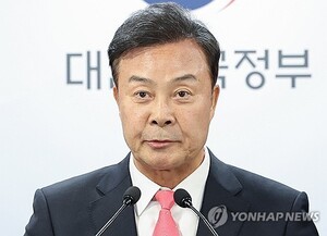 <b>김성제 의왕시장</b>, 자택 인근서 심정지로 쓰러져 병원 이송