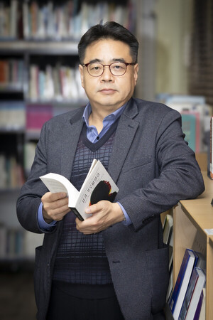 [이승환 경감의 사기(詐欺) 심리학] 지성인의 함정 - 뉴스 썸네일 이미지